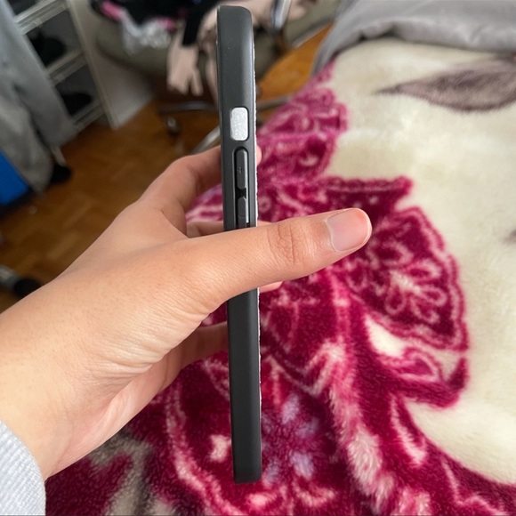 iPhone 12 Pro Max casitfy mirror case - Picture 3 of 4